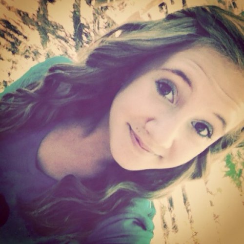 maddiebonner24's profile picture. 