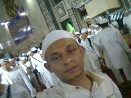 JafarKhasim's profile picture. Duke of Twitter ♚ | A handsome abduAllah tastes like chocolates ツ | Young Investor, Entrepreneur, Trader, Planner. #KhusnulKhotimah.