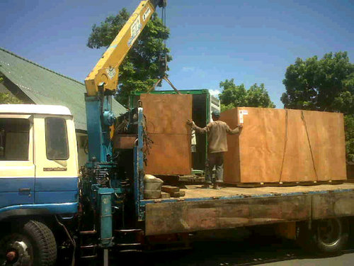Spesialis pengiriman barang pindah & mobil sejak 70.
081263099993
