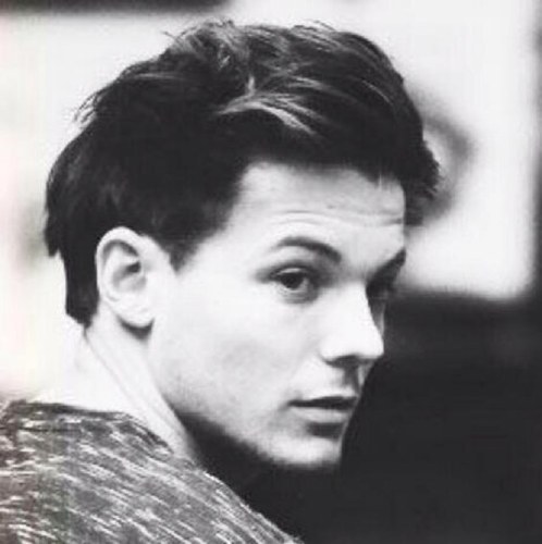 follow @livinglykelarry ~~I follow back there