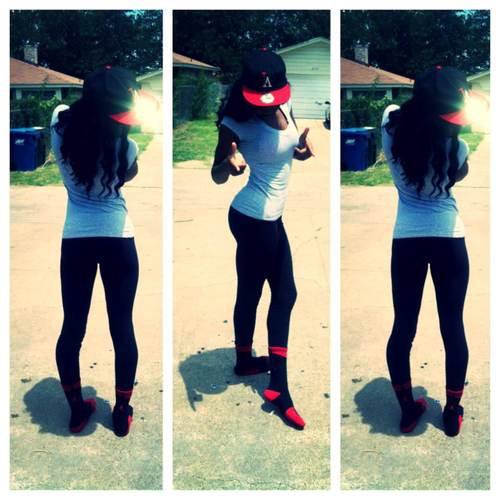 CPB ! Another Day Another Dollar Same Hoes/Nikkas New Problems But Follow Me ! N ill FollwBack! !|N Ask Me?? http://t.co/4BTUsidhvm