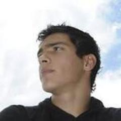 Carlitos Fierro y Raul Jimenez 2 jugadores profesionales de fútbol son muy bueno claro..... 3