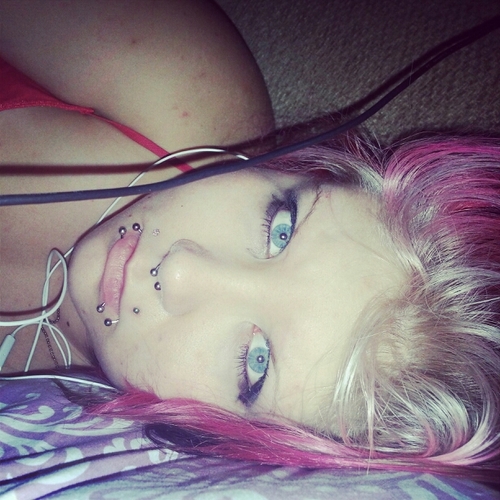 My names Kayla(: and I'm a music fanatic:3