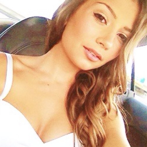 Degrassian. Canadian. I ship EClare! Cristine Prosperi is my spirit animal