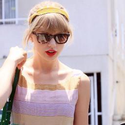 @taylorswift13 . We Are Swifties of Indonesia , who feels Swifies follow mention of follback || Swifties since 2009:)