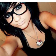 Ashlynn| 16| Fan of Black Veil Brides|Pierce The Veil|Sleeping With Sirens| Funny ^_^ Follow me bitches!!^_- #BVBArmy | I love @AndyBVB