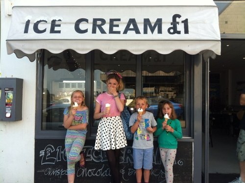 Whitstable cafe serving the best breakfast in town ! Great coffee, home made food, £1 ice cream and all right on the beach - we're worth a visit !