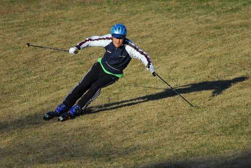 t_hrsw's profile picture. 夏は草刈り、冬はスキー