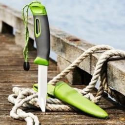 You can never miss your target when holding the Mora knife because it is created to well suit on your fingers.