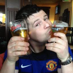 works as mechanic and huge man utd fan. live in dublin and enjoy getting out of ireland. new to twitter but will give it another bash