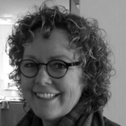 Passie voor creativiteit, theater, bridgen en van werken iets moois maken.