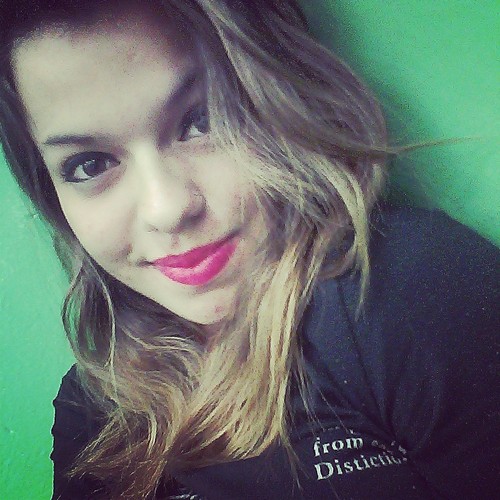 meiga , fofa , sincera, e acima de tduu mtoooooo euu -----*fale oque quiser,  pois minha opniao n muda, e meu psicologico vx n afeta, !!!!! bjuus ∞