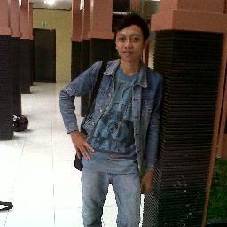 Jangan biarkan dunia merubah diri kita..tetapi kita yang harus merubah dunia.. always positive thinking friends.. :)