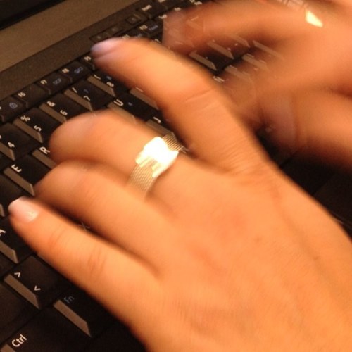 macoacuna's profile picture. Se tú mismo, los demás puestos ya están ocupados.  Oscar Wilde