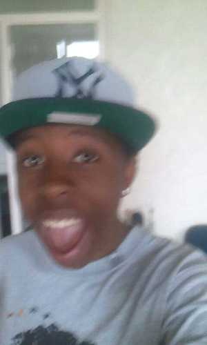 Leiden | 17 Years Old | bukavu |melk verslaafde|