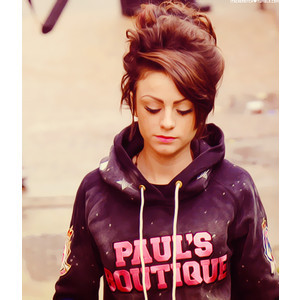 Cher here xx @That19YearOld = bff I just wanna have some fun till I'm old xD