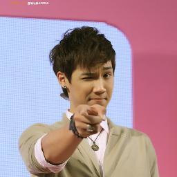โย่ว!!!วันรุ่น ผมแกงส้มเคเอส (บอท) เรียล @kangsomm  ฝากติดตามเรียลผมด้วยคร๊าบบบ ^__^