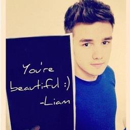 i'm #BELIEBER AND #DIRECTIONER follow me i follow back :3 ;)