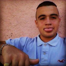 Um garotooo difereentee de todoos que vc jáa conheeceeeu ~
' Romantico & carinhooso
