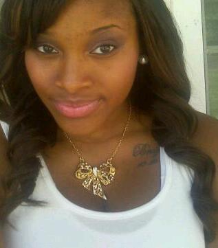 Mother of 2 , Heart taken , Living that life .