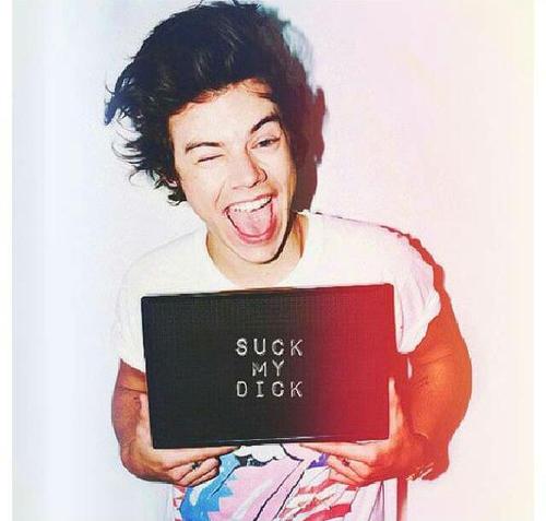 if 1/5 Doesnt love you I do. Please follow @mullinoreo cuz free follow