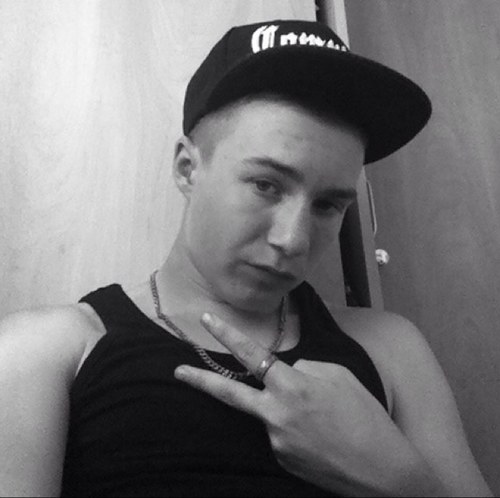 Mick | 15 years old | Waterwijker | Gangsta Rap & G-Funk forever | Ajax Amsterdam & AC Milan | Taken | Number: +31623569630 | I only use twitter to read tweets.
