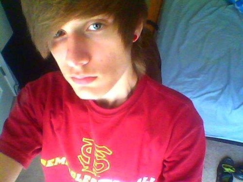 I'm in love with Bmth. Ok? I mean, if you love them as well, lets fuck. 17 & gay.