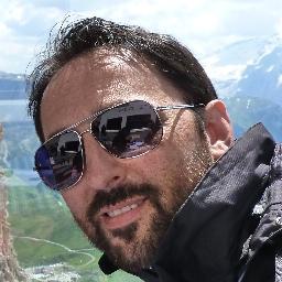Mechanical and acoustic engineer, science and technology addicted, culturally eclectic and sf lover. Father of two little princess and happily married.
