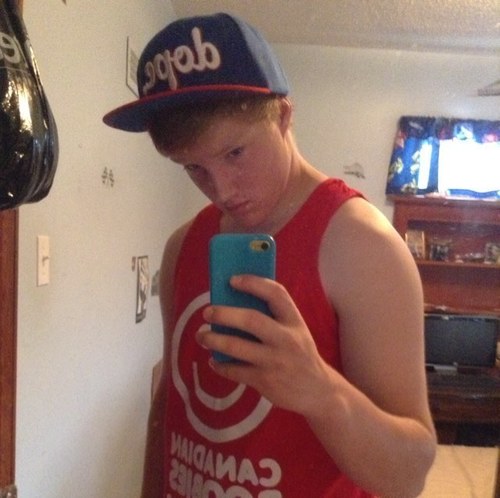 Im just a regualr 14 year old from Canada! Victom of the teenage life