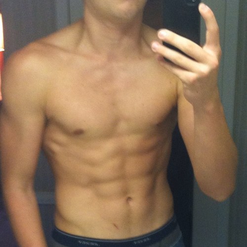 Im a health junkie, plain and simple. i love peolple and i love the south so feel free to talk to me! #fitfam