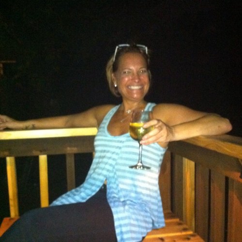 JustJulieLynne's profile picture. I believe in faith, trust and pixie dust ~ tinker bell.  be humble.  live for today.  be curious.  push fear aside.  don't stop.  smile at a stranger. give hugs