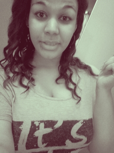 Hayy!!(: Myy name is Precious as you can alreadyyy tell♥ ion like Drama,hot dogs,or balonie (((how ever you spell it)))  , Now  Follow mee Bishhhh.!! ;)