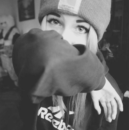 [Greaser/RP] Hi, there. Im Melody. Johnny Cade's twin sister. nice to meetcha...