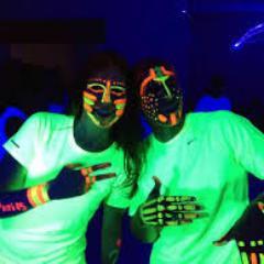 Adoro organizar festa, eu diria que e um dos meus melhores dons, amo conhecer novas pessoas, odeio ter que fazer a mesma coisa todo dia por isso inovo.