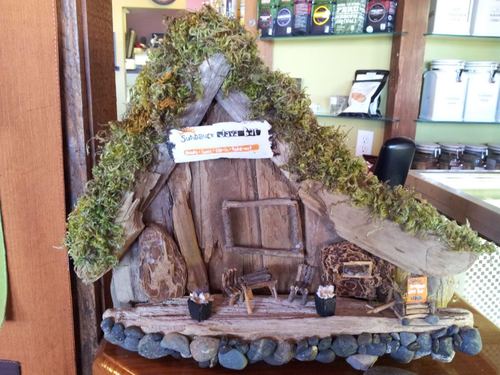 Sit at an antique table or curl up on a comfy sofa. Soak in the richness of Campbell River and enjoy some of the best food, coffee & tea in town!