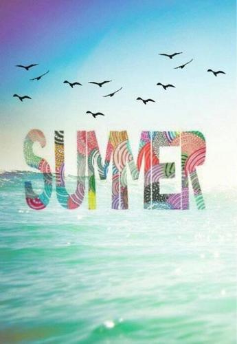 Fan de las sudaderas de chico. Me río de las falsas promesas y de los para siempres. #SUMMER.