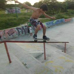 Esta cuenta es para joder y esas cosas, si buscas buenos tweet pues aqui no hay, sigueme en @UnPsicodelic0.