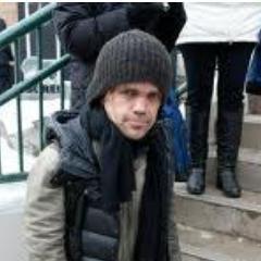 Hola soy peter el gnomo vengo de narnia!estuve en españa con mi amiga laura..pero ahora esta enfadada conmigo