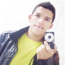Chato, folgado, mimado, metido, e ignorante, prazer: eu ;)