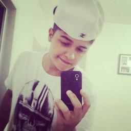 vem comigo , vem sem medo , que eu vou te contar o meu segredo (:
'Victor Paschoal'