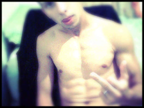 Quem se descreve se limita!