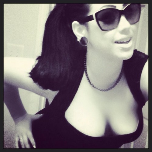 Bored to death, lets chill?