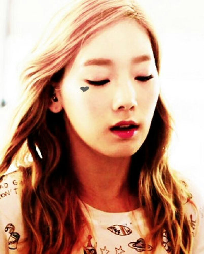 Fake account of 소녀시대(태연) @taeyeon_ss #soshifansite #89Line