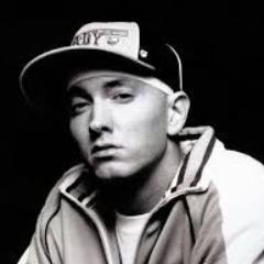 I love eminem. all fans must follow!! i follow back