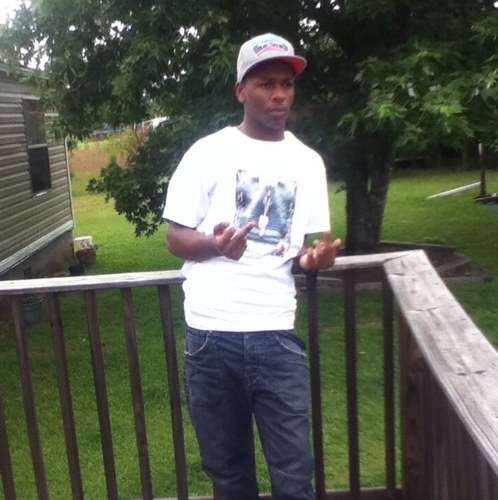 Everything Remains OnaaUps ^^ !  Yall bluffing ass niggas needa get yall money up ! 
#MoneyGangBitch #E4WIZ #A4DONALD