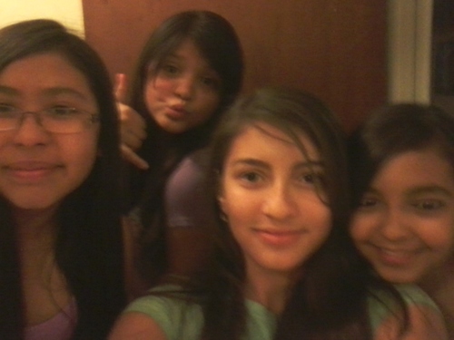 _Team_Random_'s profile picture. We have a youtube account if you want to check it out, our name is Team Random :P   members: Vanessa, Jhoceline, Diana and Sarah