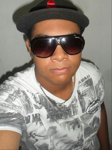 E voltei pra poder te contar que eu sempre vou voltar
Não há lugar melhor no mundo que o nosso lugar