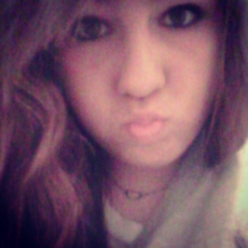 Hello I live in london and im a british teenager .im a bieber, BRAT, DIRECTIONER ,MIXER,HARRY,NIALL,LAIM,LOUIS,ZAYN,golding,wanted,Miller follow back