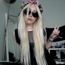 JessKhaa's profile picture. Bitch, I'm fabulous ♕