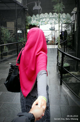 ghia_radhita's profile picture. The smart ART'ist who's trying to be better and wise ..